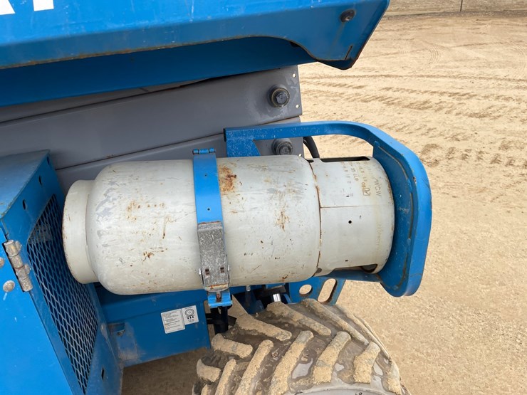 #7514-•-(s-2)-2012-genie-3369-rough-terrain-scissor-lift-image-22