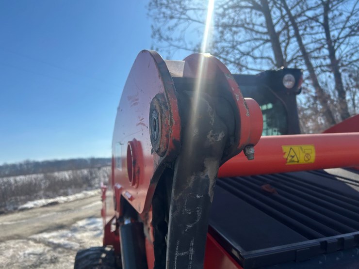 2018-kubota-ssv75-image-62