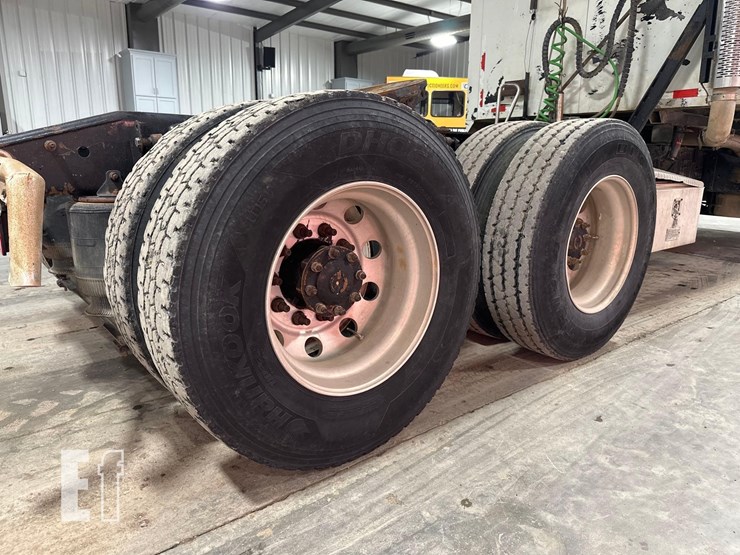 2010-mack-pinnacle-cxu613-image-33