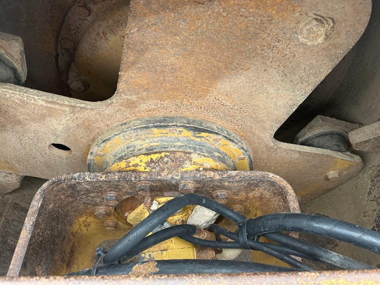 caterpillar-cp-563c-image-30