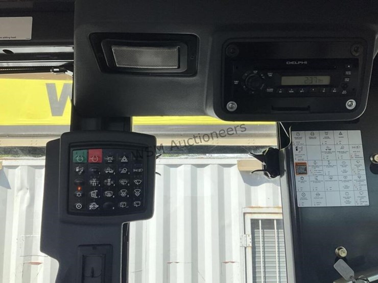 2011-deere-672g-image-28