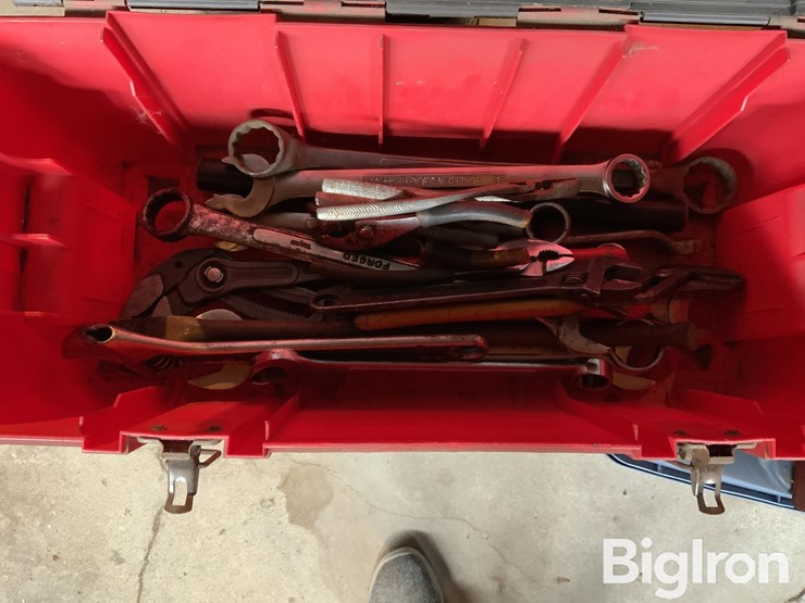 toolboxes-with-tools-image-4