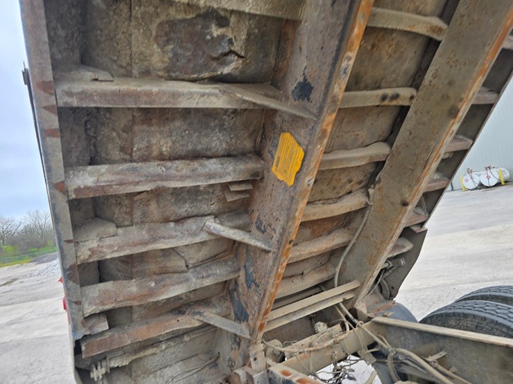 2003-mack-rd688s-image-41