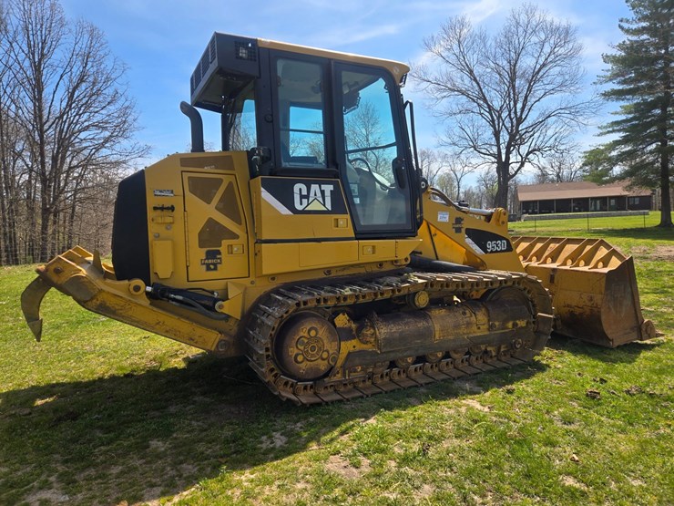 2014-caterpillar-953d-image-17