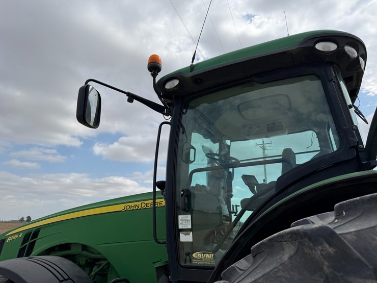 2012-john-deere-8285r-image-28