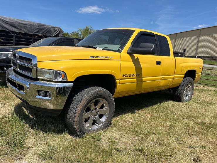 2000-dodge-ram-1500-image-1