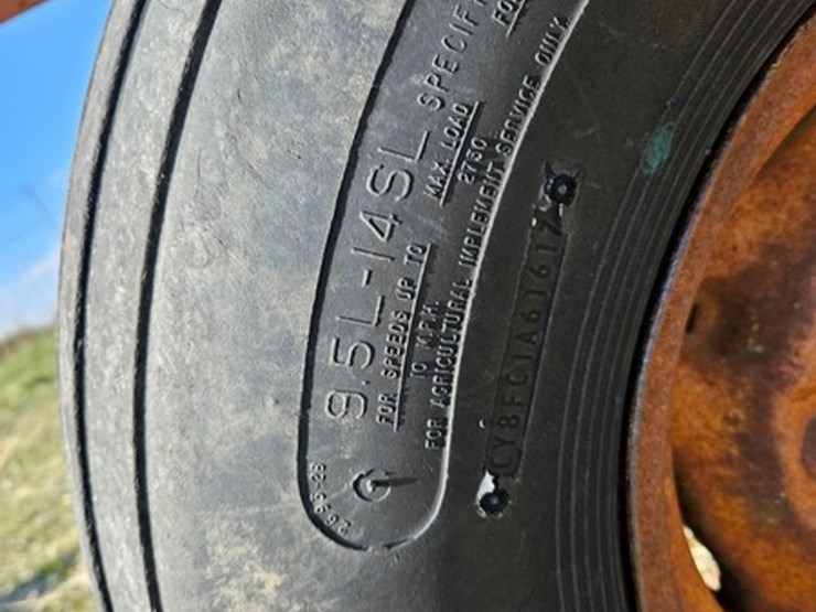 #572-•-11-place-bale-trailer-image-13