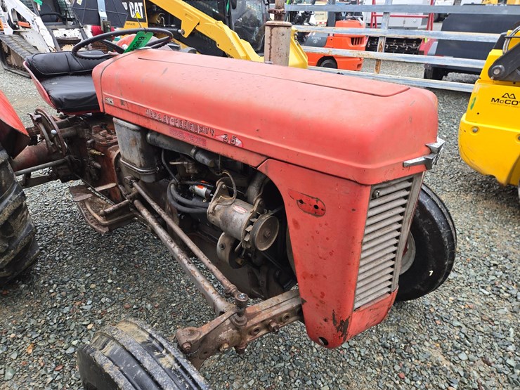 massey-ferguson-35-image-11