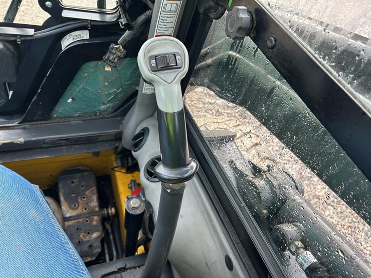 2017-new-holland-l218-image-19