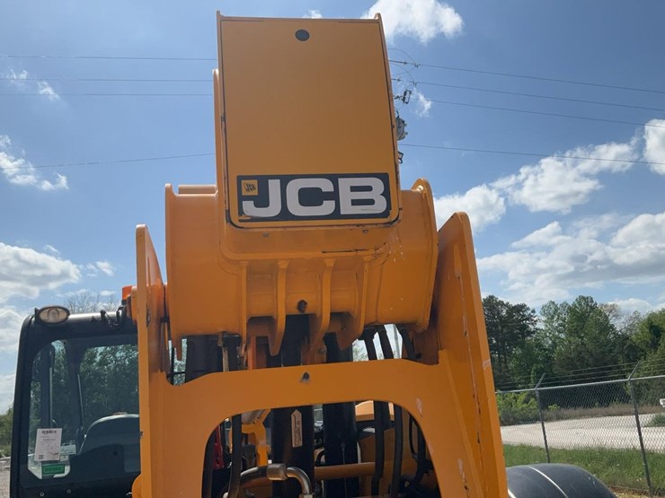 2022-jcb-510-56-image-38
