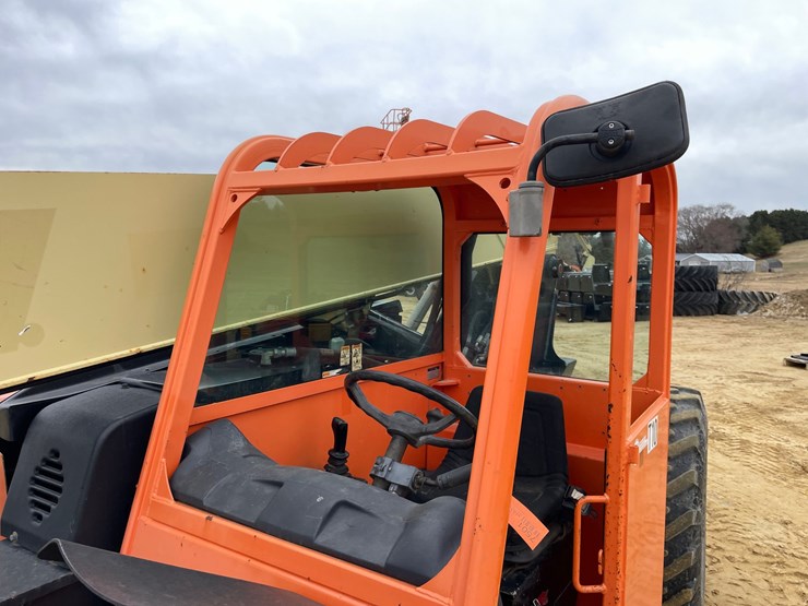 2013-jlg-g6-42a-image-16