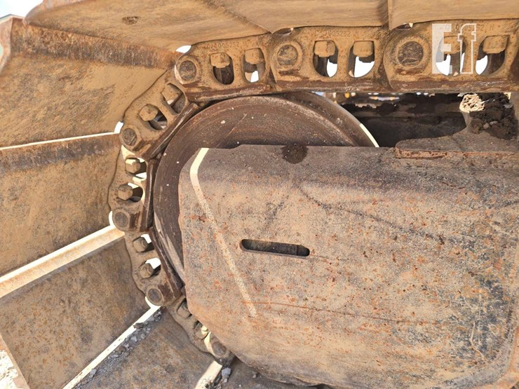 2018-deere-250g-lc-image-31