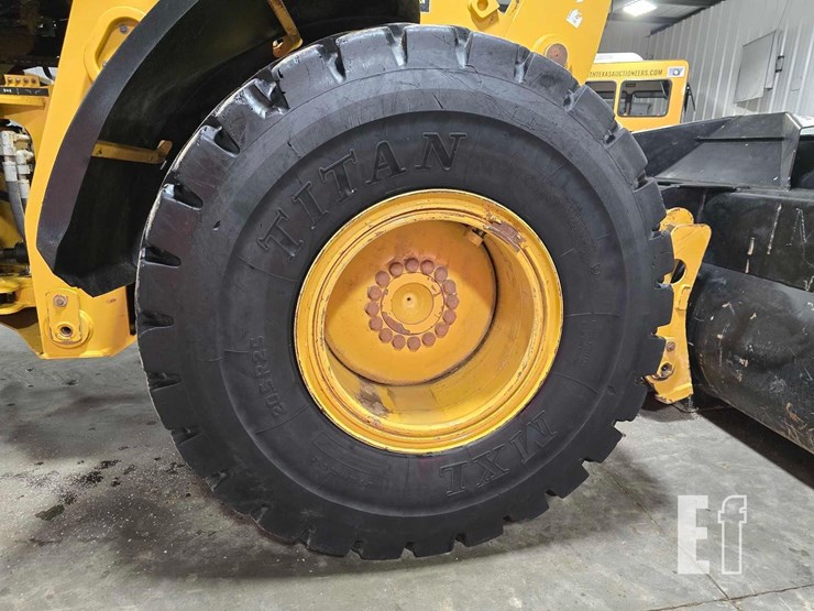 2014-caterpillar-924k-image-28