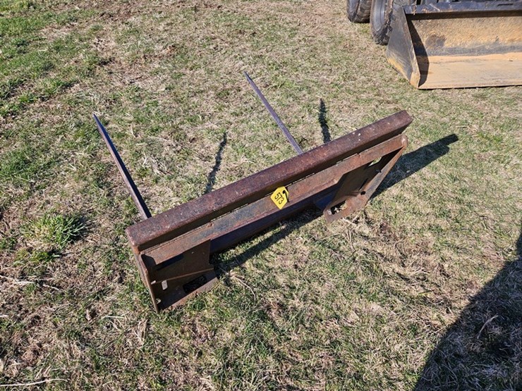 #573-•-2-prong-bale-spear-image-2