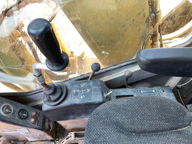 caterpillar-225-image-39