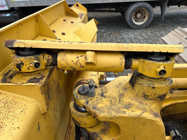 komatsu-d61pxi-23-image-26