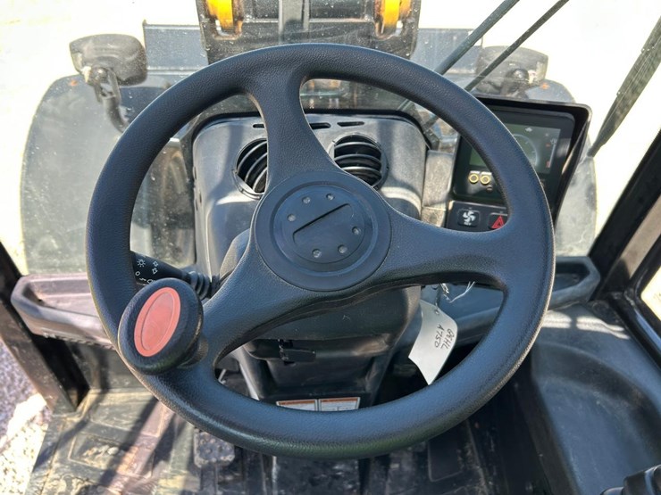 2022-gehl-al750-image-17