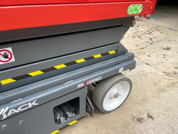 #7514a-•-2025-skyjack-sj3220e-electric-scissor-lift-image-15