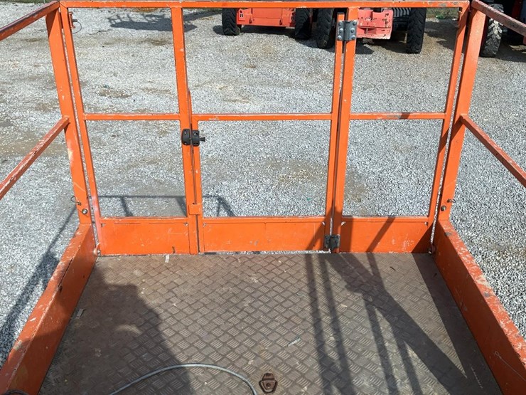 #400-•-2017-snorkel-4wd-rough-terrain-27'-scissor-lift-image-41