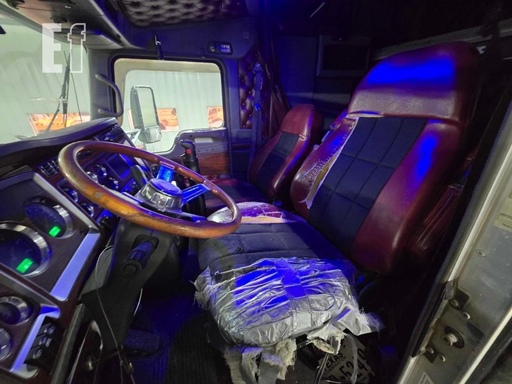 2009-kenworth-t660-image-9