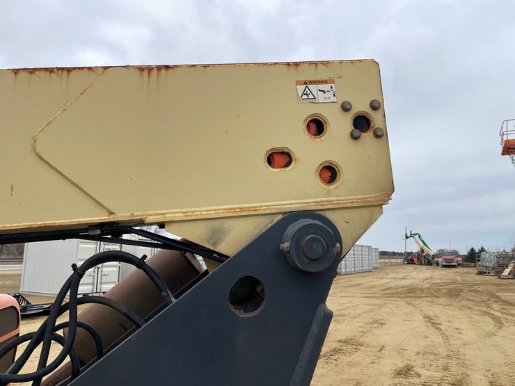 2012-jlg-g6-42a-image-15