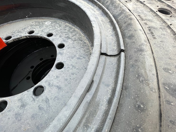 #7538-•-set-of-(4)-new-maximizer-brand-airless-telehandler-tires-on-rims-image-13