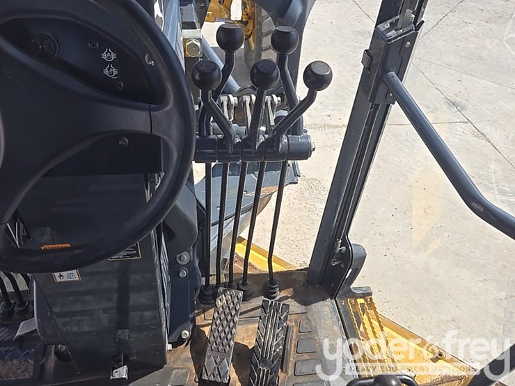 2019-deere-670g-image-120