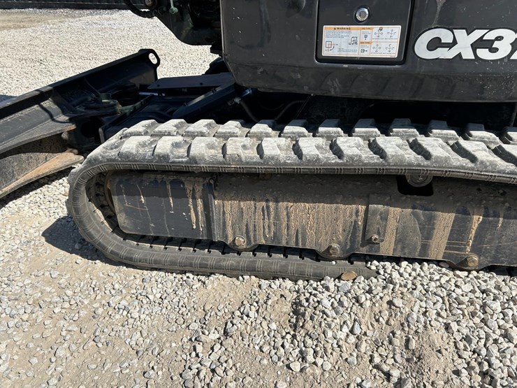 2023-case-cx37c-image-17