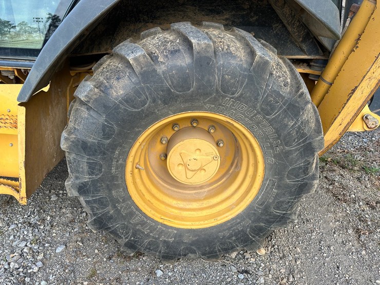 2011-deere-310sj-image-46