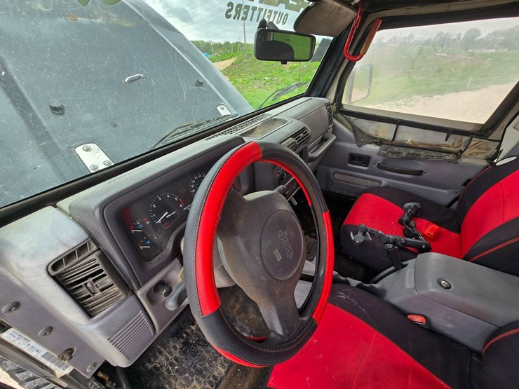 1997-jeep-wrangler-image-35
