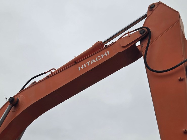 hitachi-zx330-lc-image-20