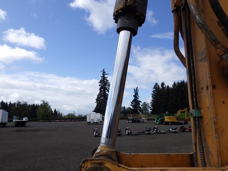 2014-case-cx145c-image-15