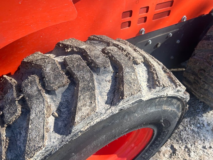 2018-kubota-ssv75-image-52