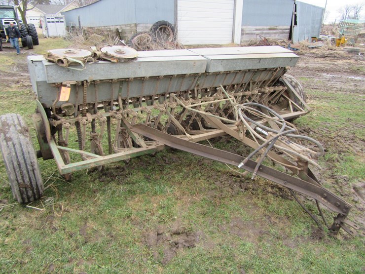 john-deere-10-image-1