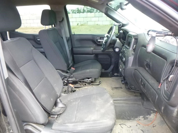 2022-chevrolet-silverado-1500-image-13