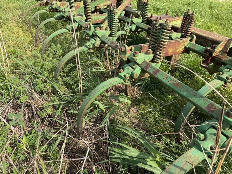 #45300-•-16'-chisel-plow-image-23