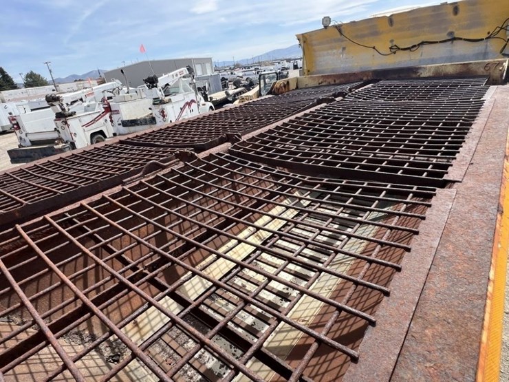 2007-sterling-l9500-image-31