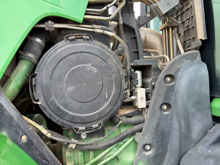 2012-john-deere-8285r-image-44