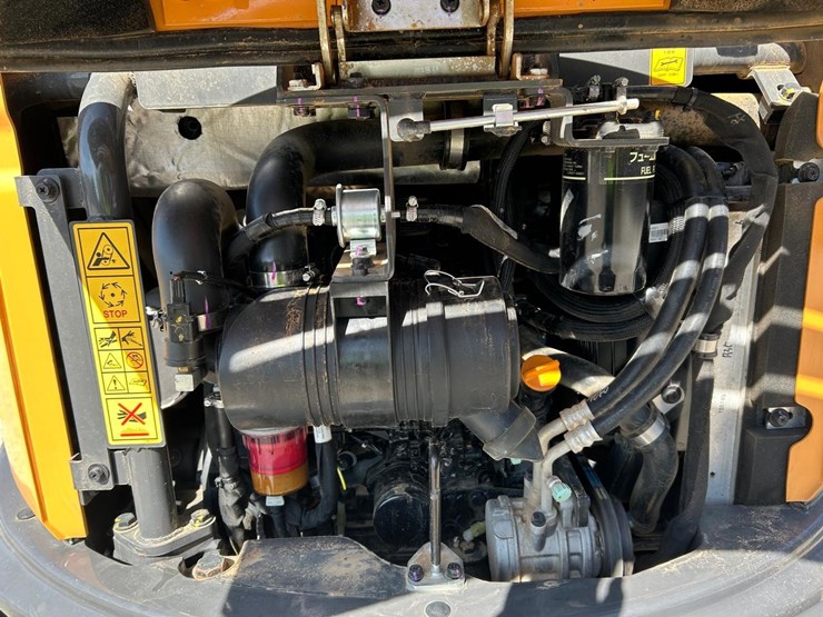 2023-case-cx37c-image-15