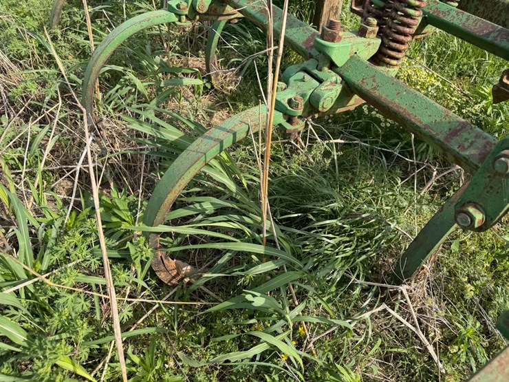 #45300-•-16'-chisel-plow-image-22