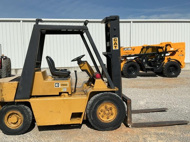 1976-caterpillar-v80c-image-6