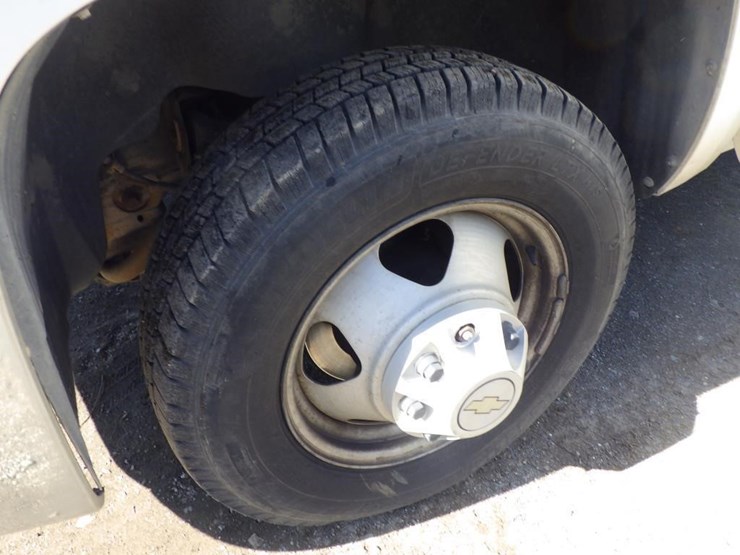 2009-chevrolet-3500hd-image-12