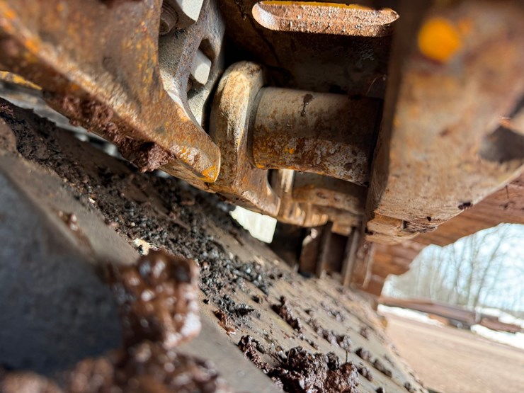 caterpillar-330d-image-137