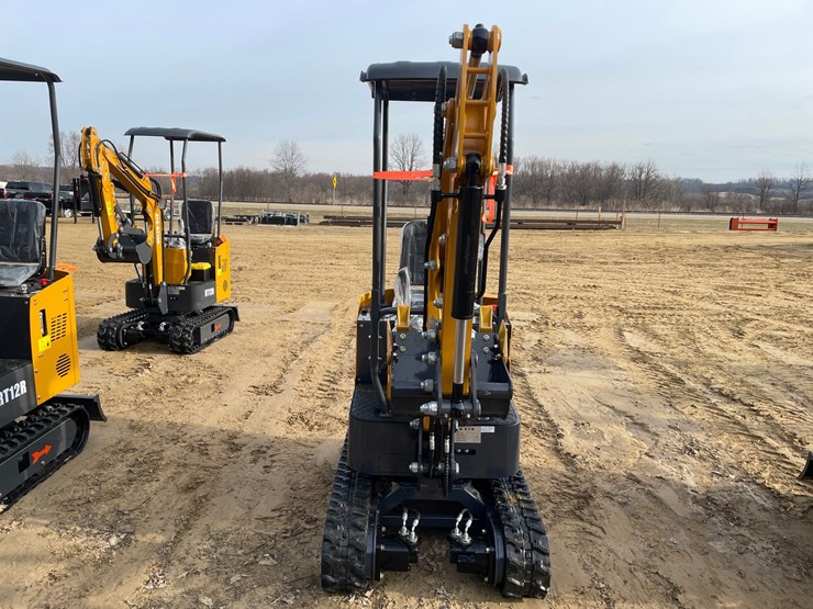 #1041-•-new-ats-rt12r-mini-excavator-image-2