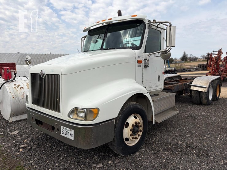 2004-international-9200-image-1