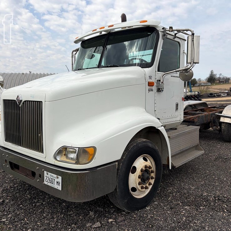 2004 INTERNATIONAL 9200