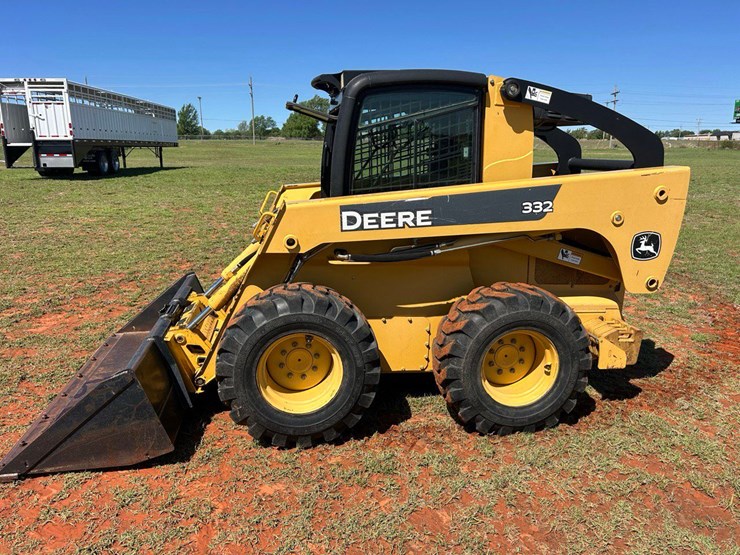 2008-deere-332-image-24