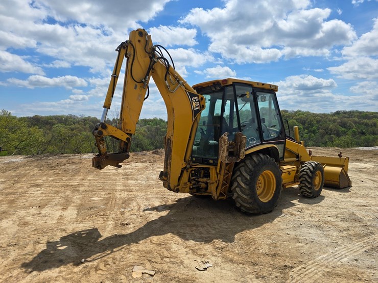 2005-caterpillar-420d-image-15