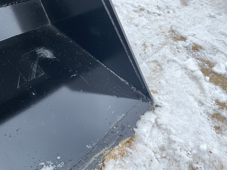 #2041-•-skid-steer-mount-78"-bucket-with-blade-image-12