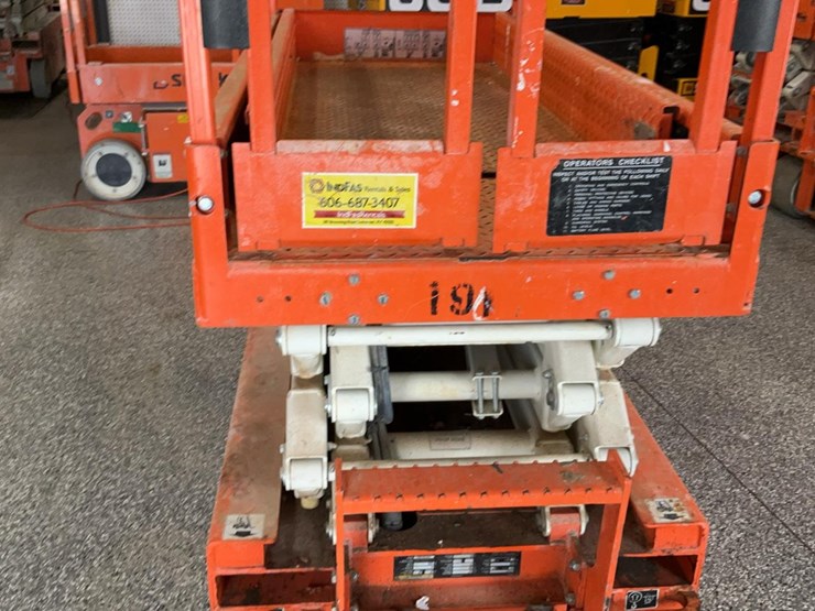 #425-•-2020-snorkel-19'-scissor-lift-image-10
